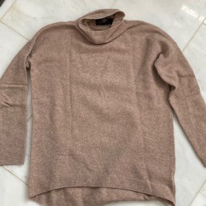 Brand new without tags Tahari lux cashmere sweater size xsmall